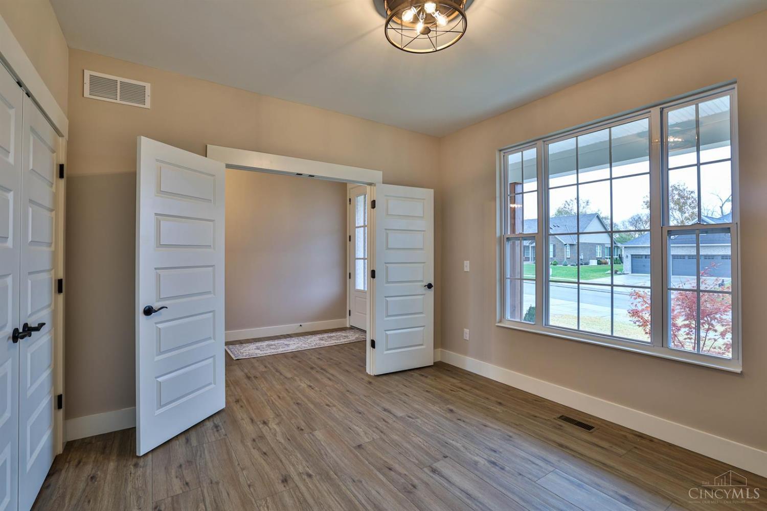 3704 Silax Drive Property Photo 16