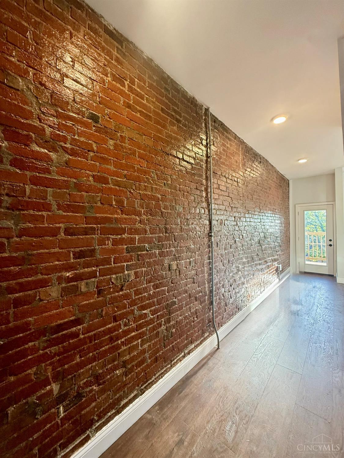 E 39 Clifton Avenue Property Photo 2