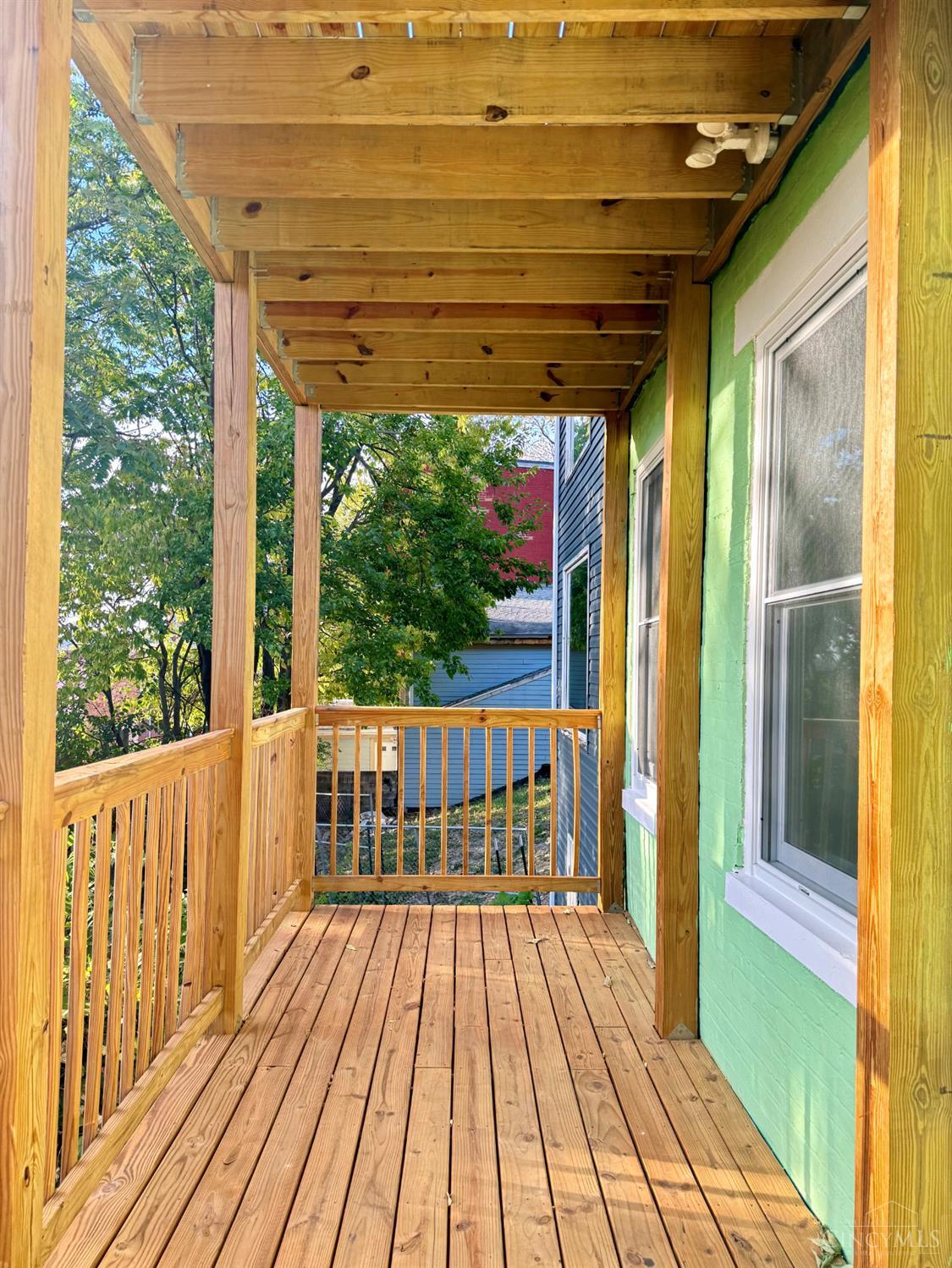 E 39 Clifton Avenue Property Photo 6