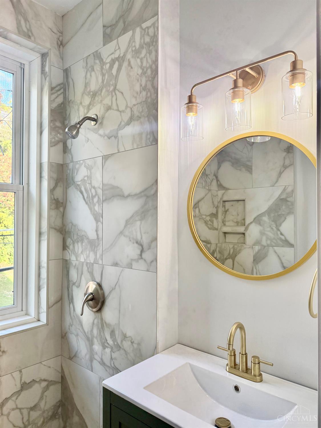 E 39 Clifton Avenue Property Photo 9