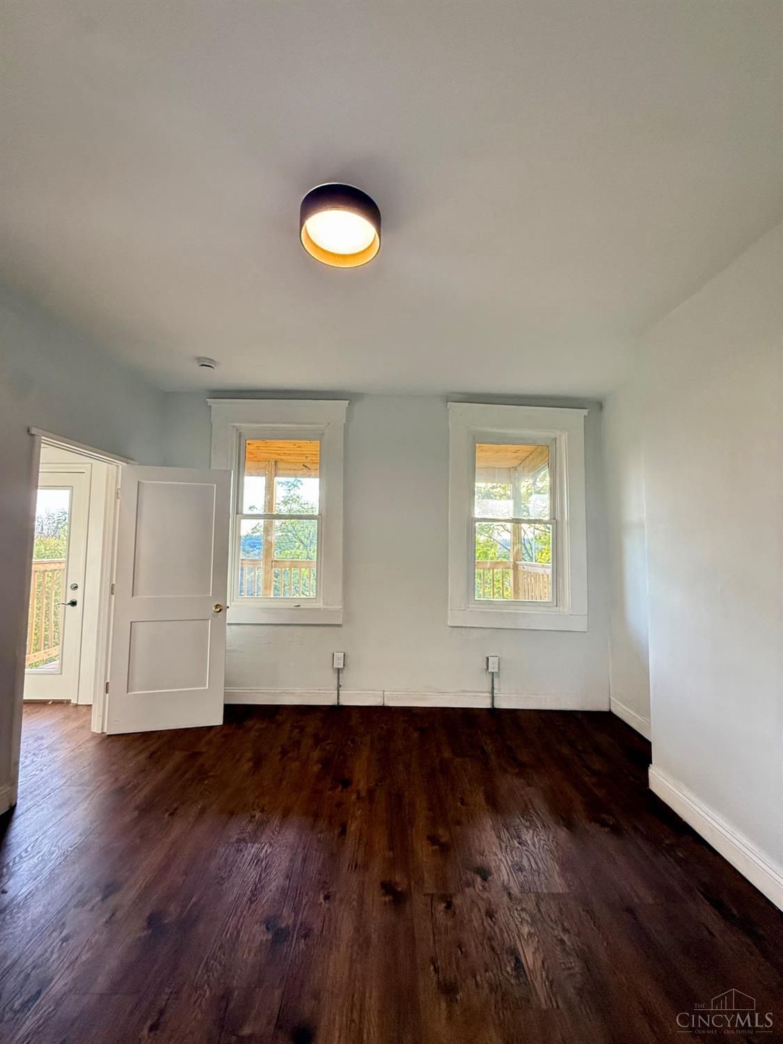 E 39 Clifton Avenue Property Photo 11