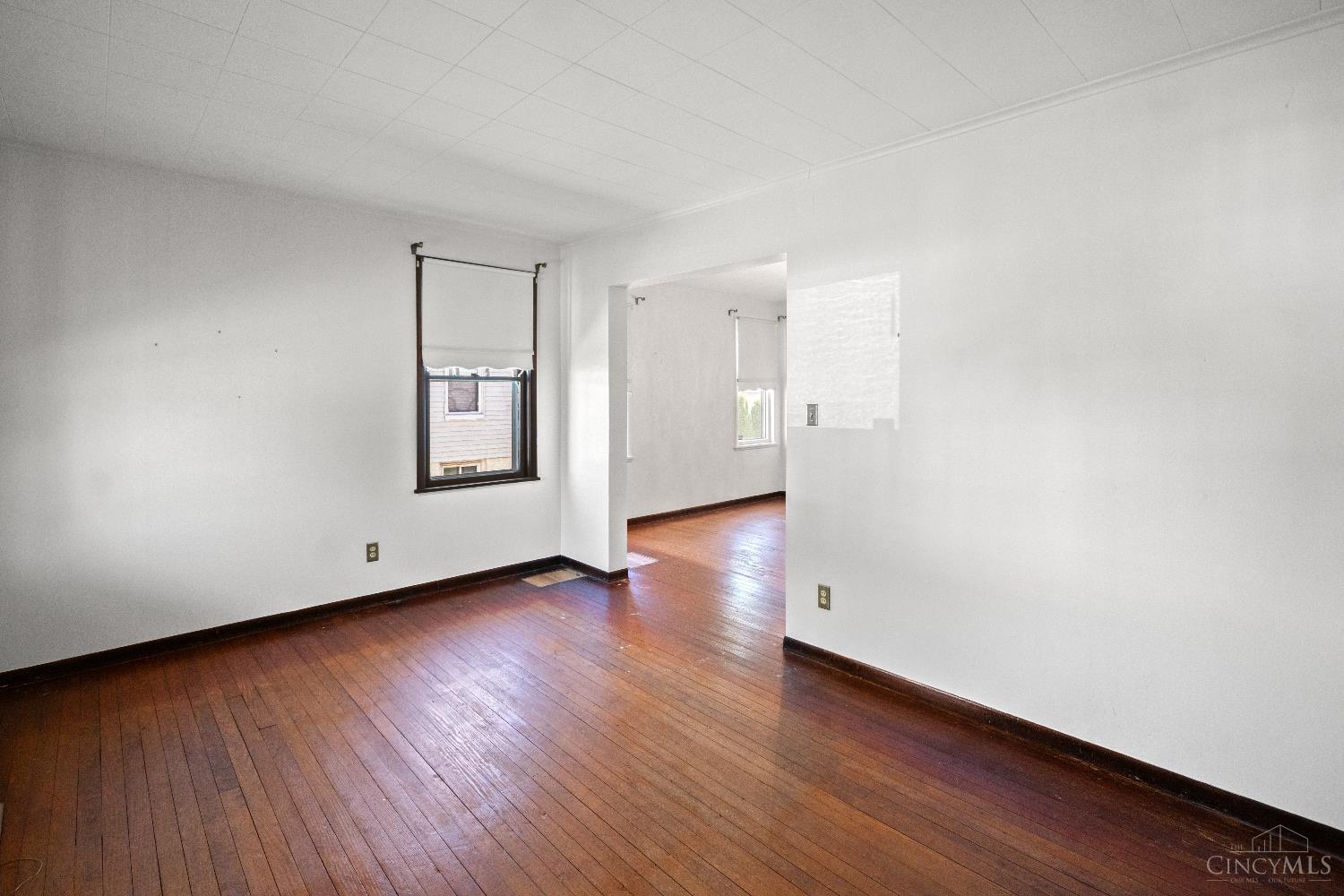 4207 Harding Avenue Property Photo 6