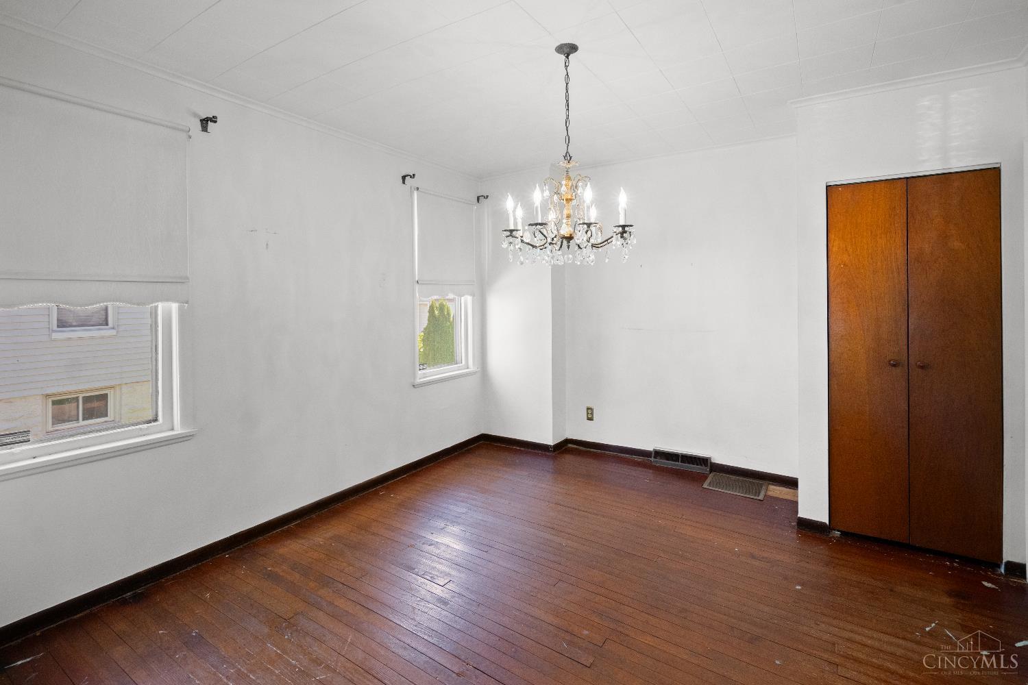 4207 Harding Avenue Property Photo 7