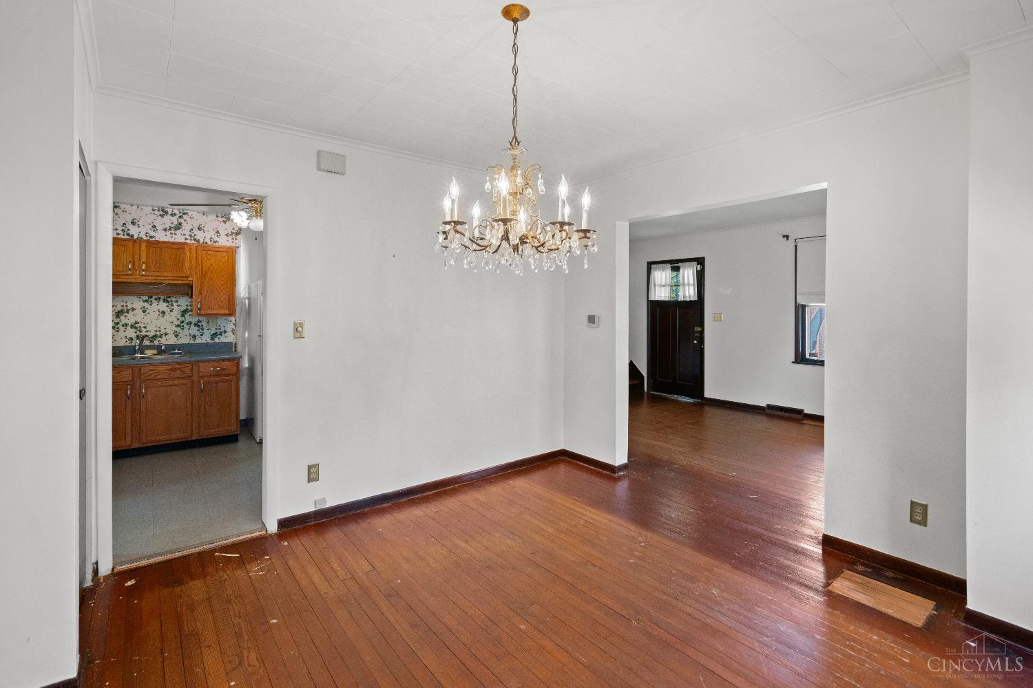 4207 Harding Avenue Property Photo 8