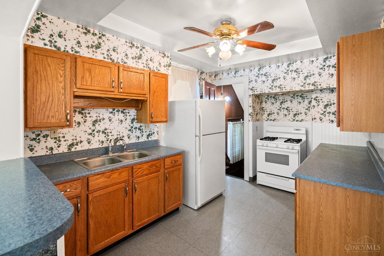 4207 Harding Avenue Property Photo 9