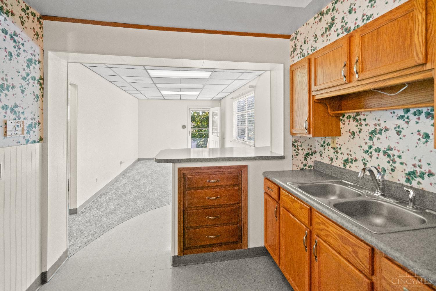 4207 Harding Avenue Property Photo 11