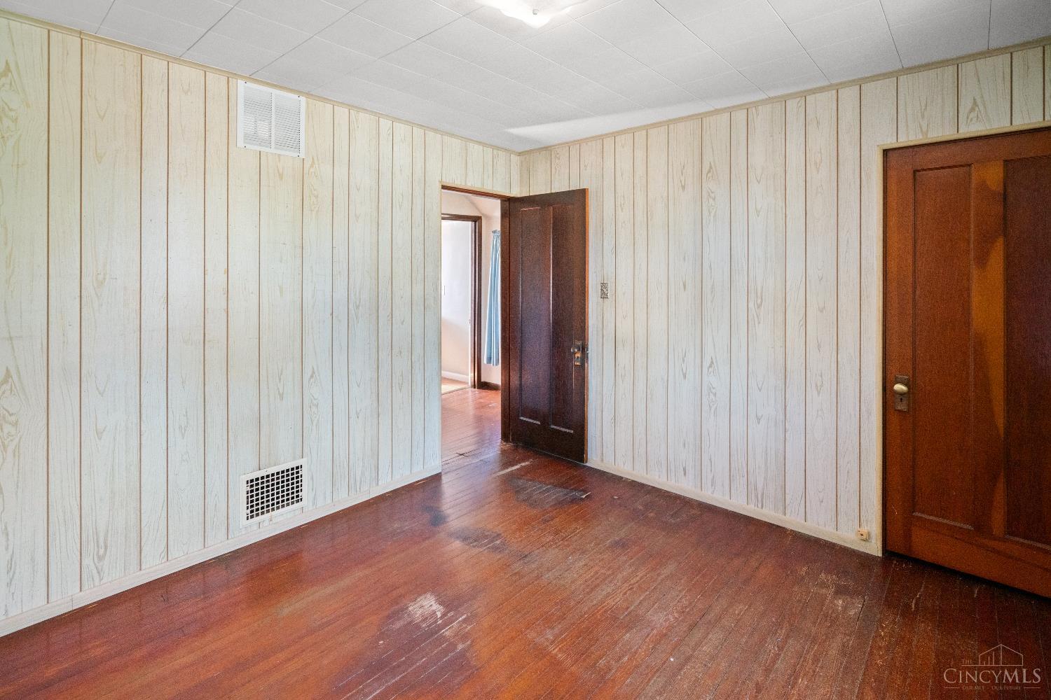 4207 Harding Avenue Property Photo 19