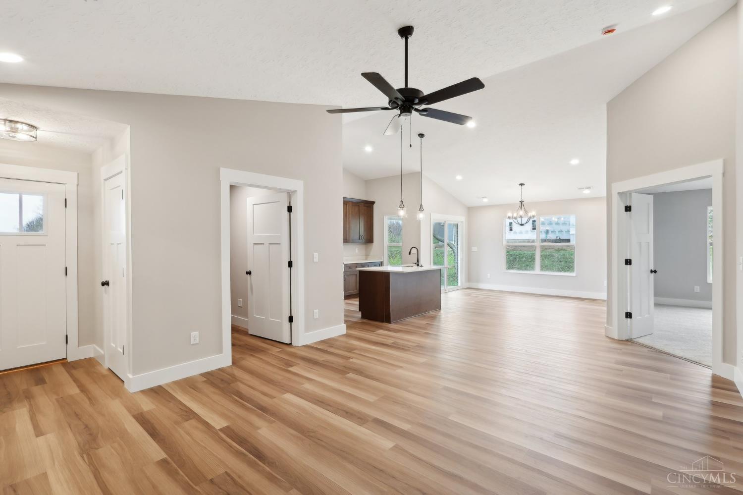 5017 Waterford Lane Property Photo 5