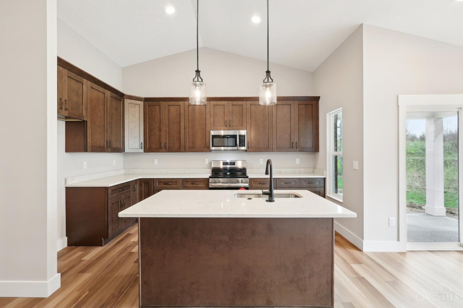 5017 Waterford Lane Property Photo 10