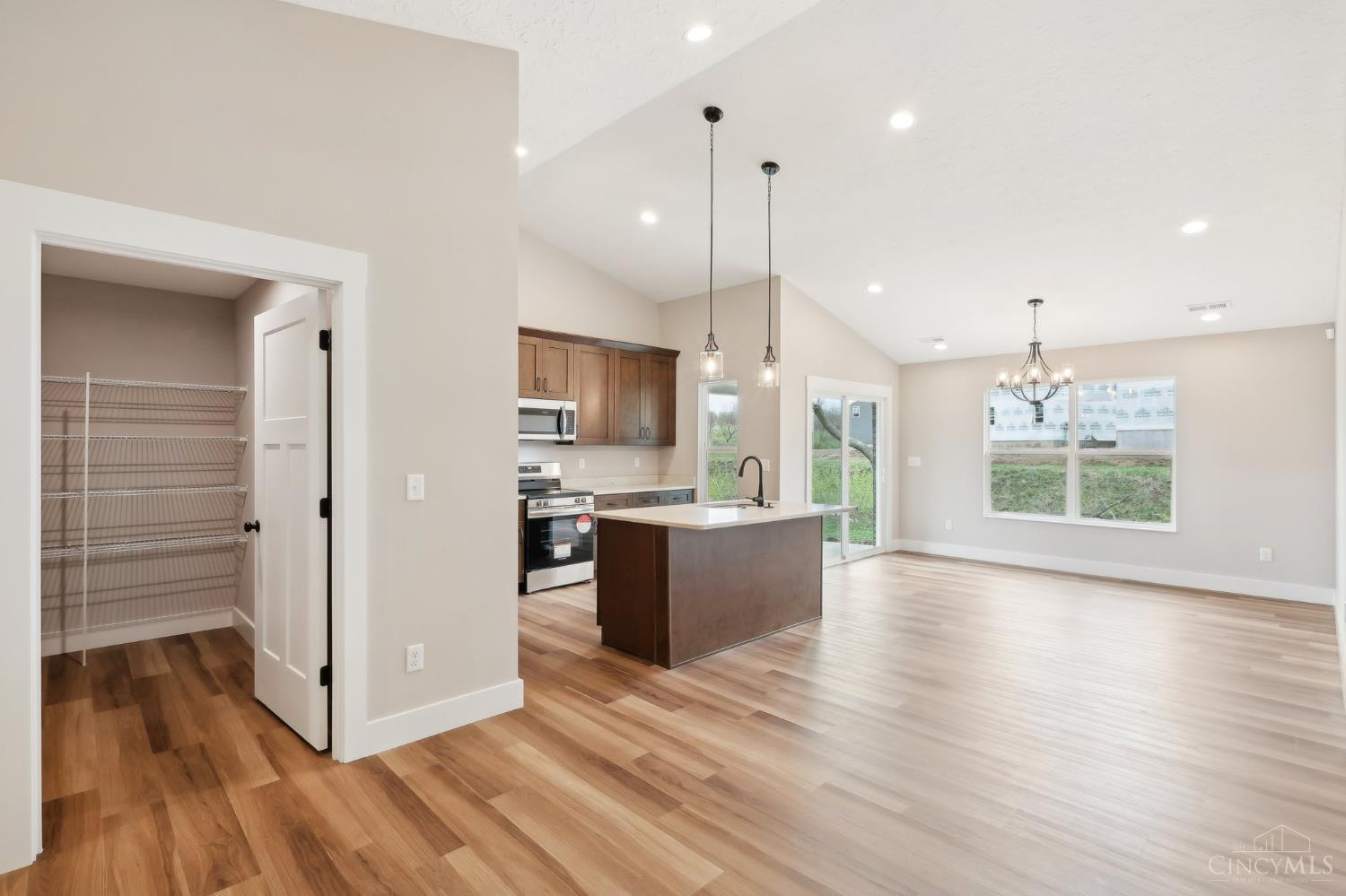 5017 Waterford Lane Property Photo 13