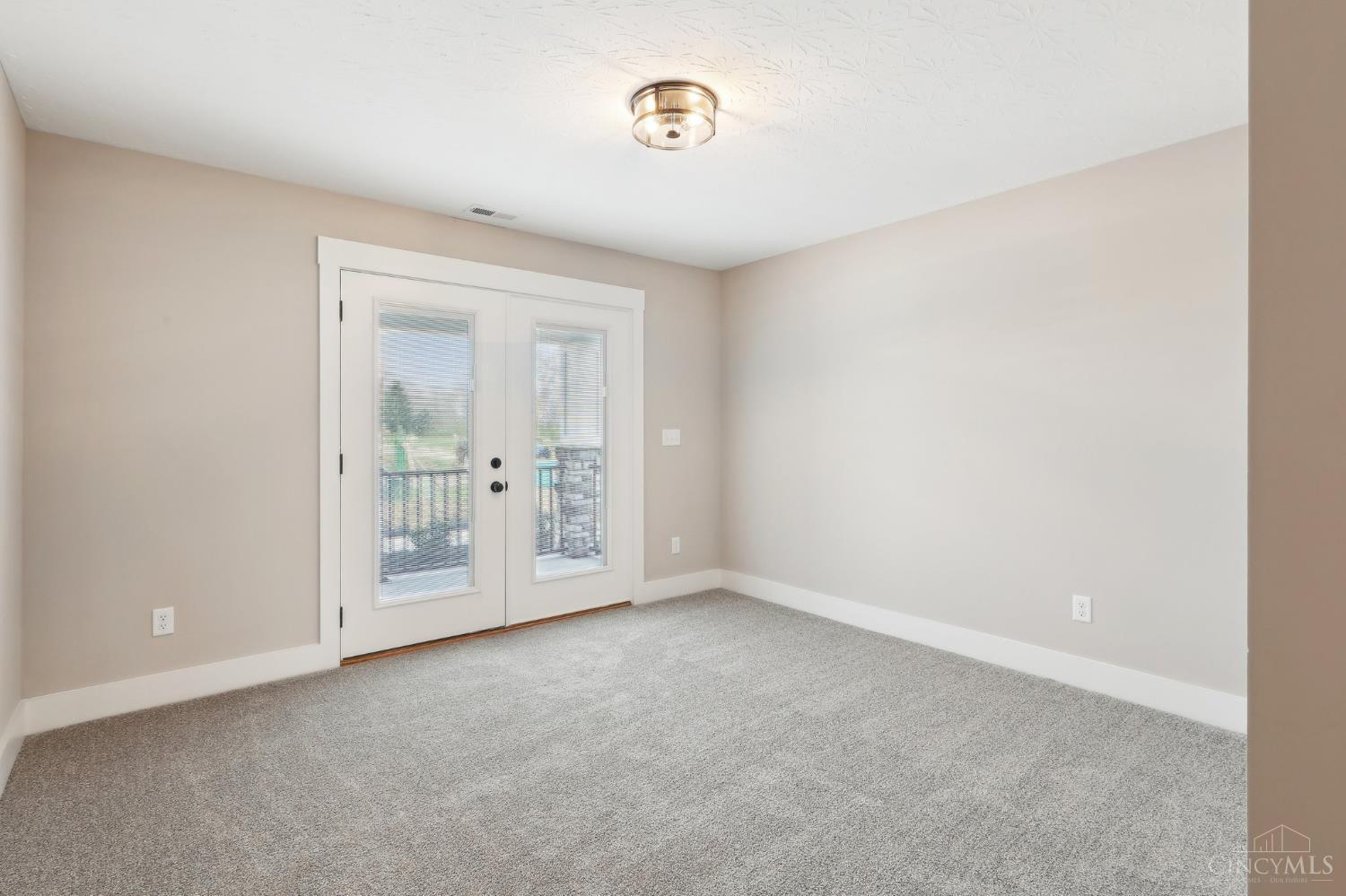 5017 Waterford Lane Property Photo 30