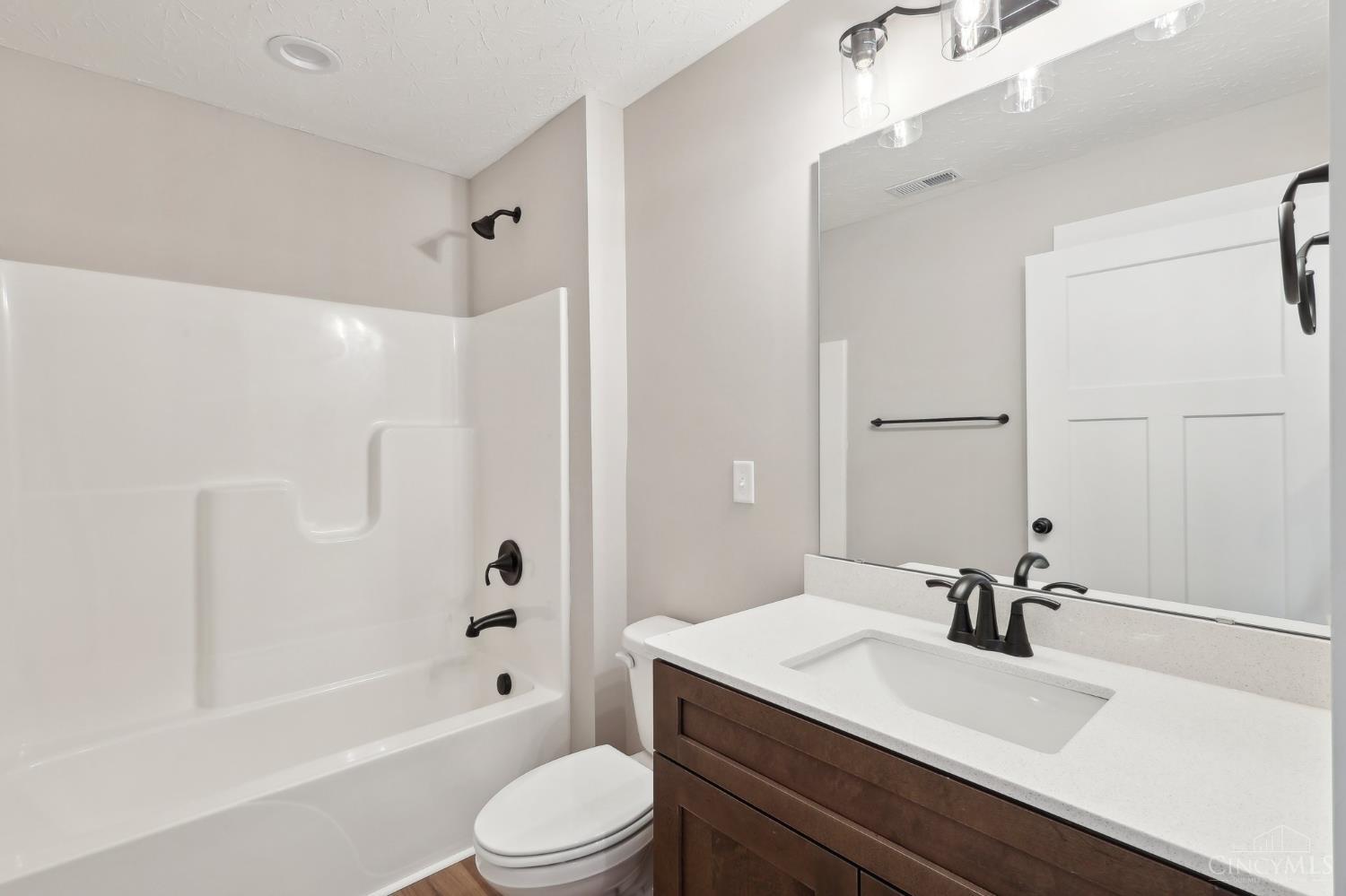 5017 Waterford Lane Property Photo 32