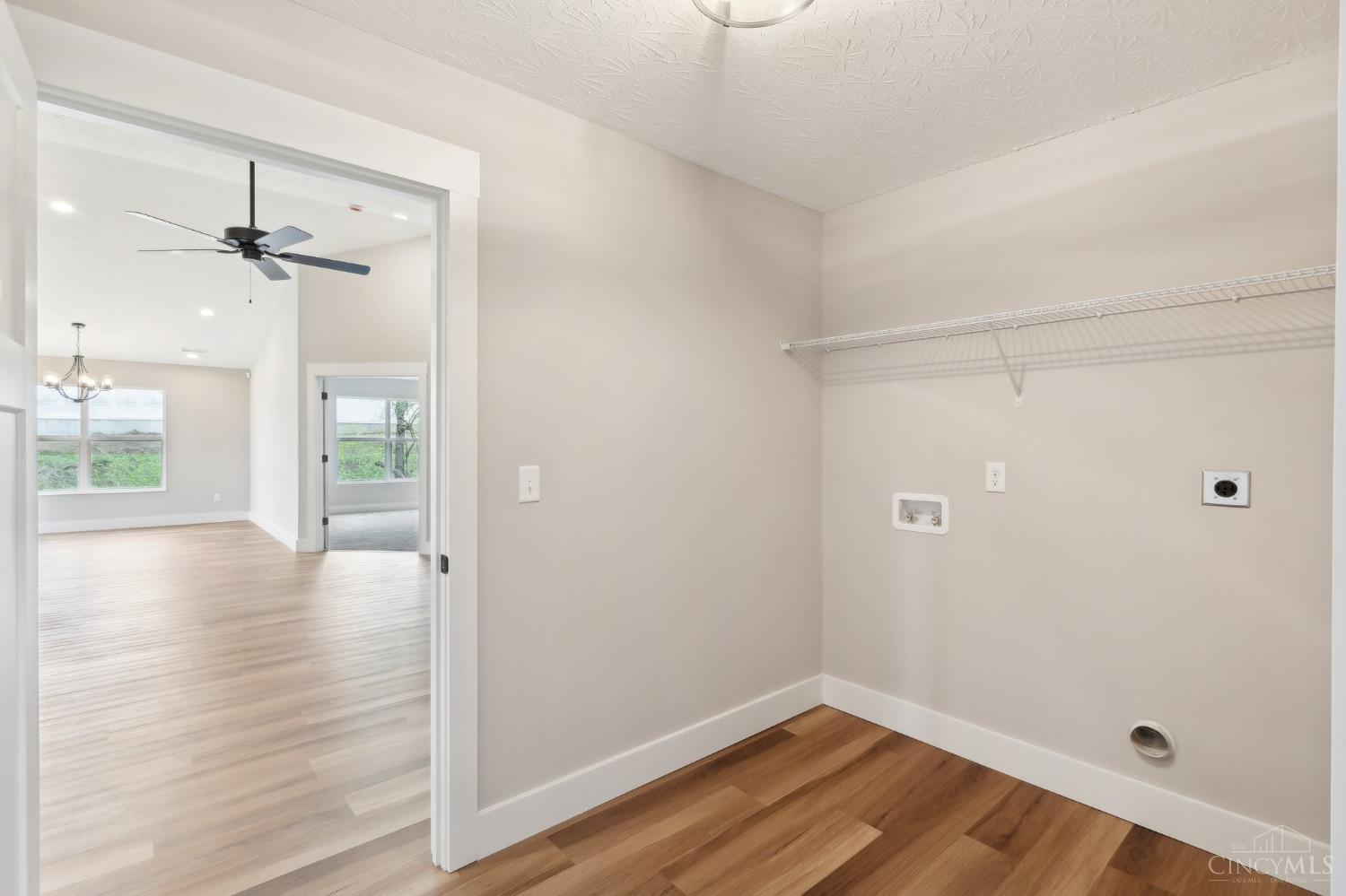 5017 Waterford Lane Property Photo 33