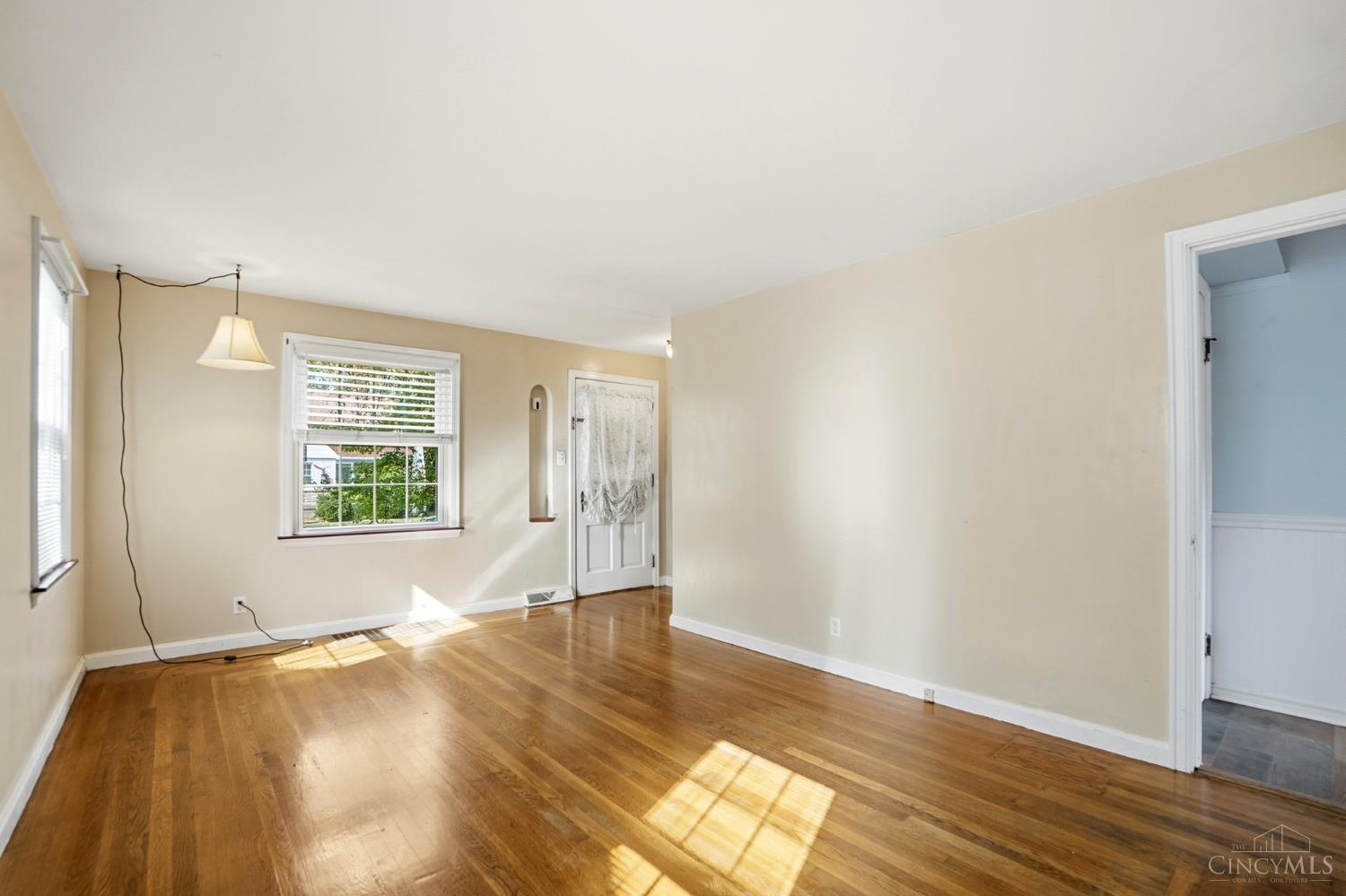 6814 Marvin Avenue Property Photo 5