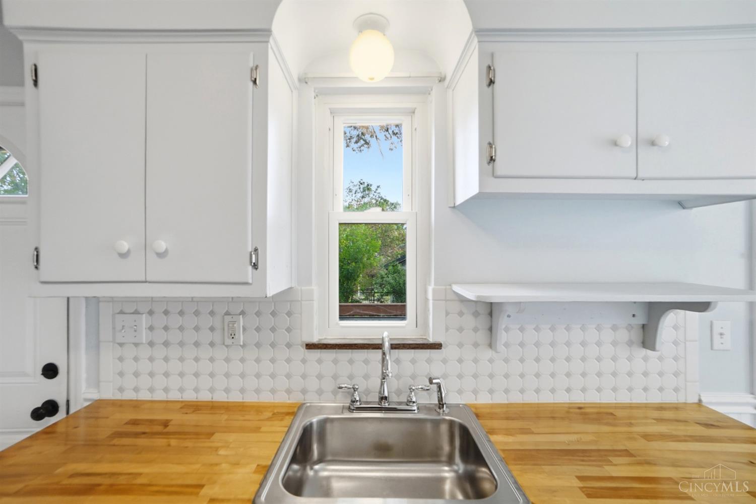 6814 Marvin Avenue Property Photo 6