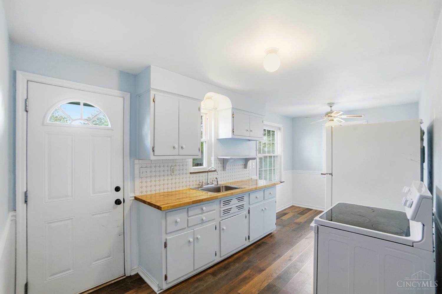 6814 Marvin Avenue Property Photo 8