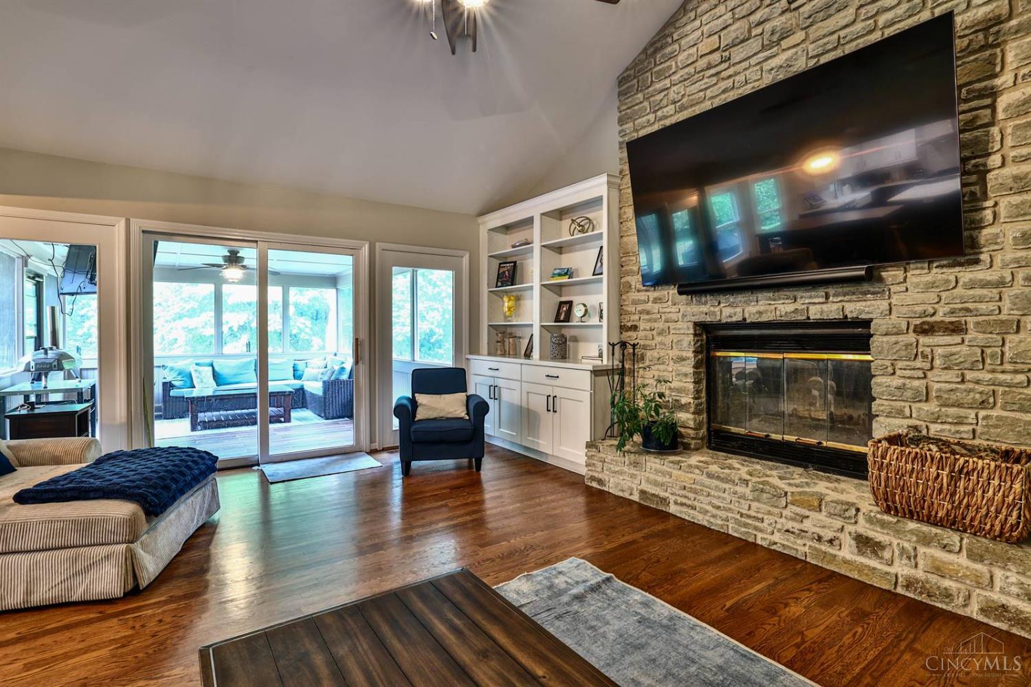 804 Eaglesknoll Court Property Photo 12