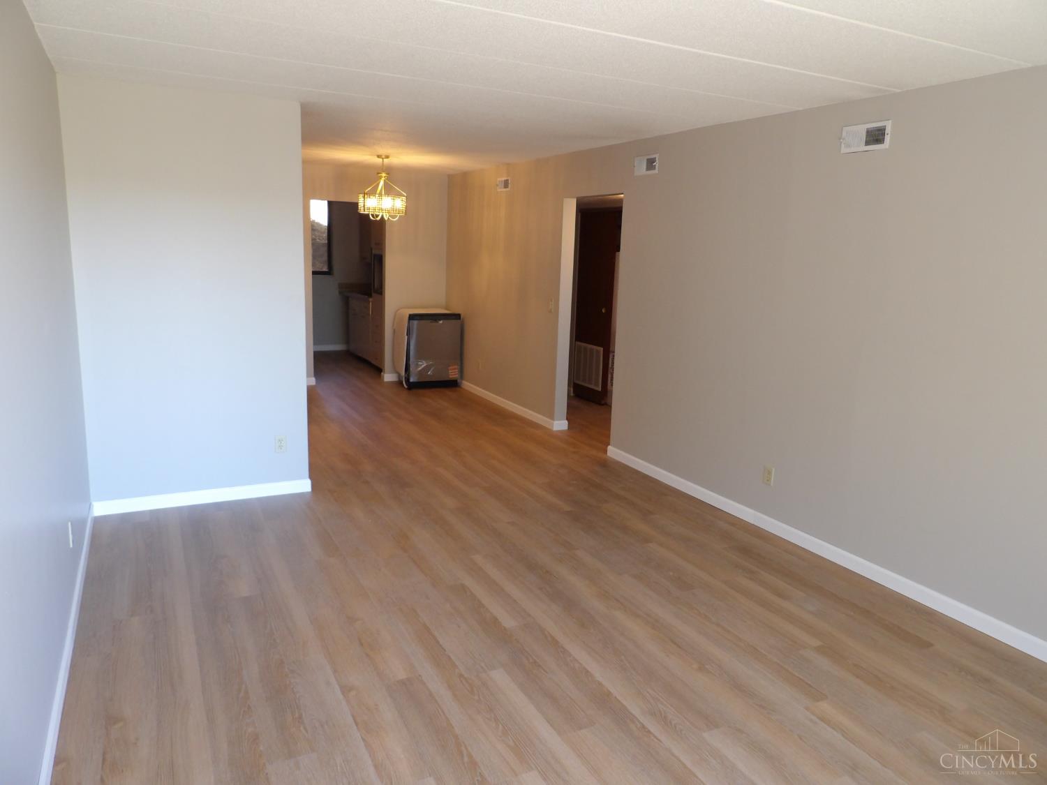 454 Grand Avenue Property Photo 8