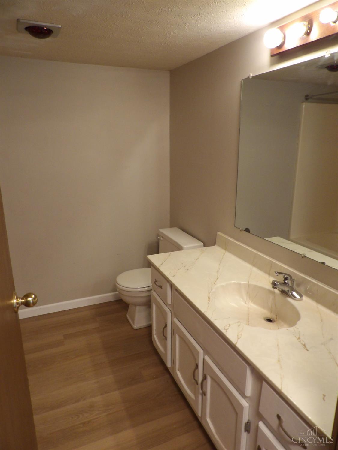 454 Grand Avenue Property Photo 15