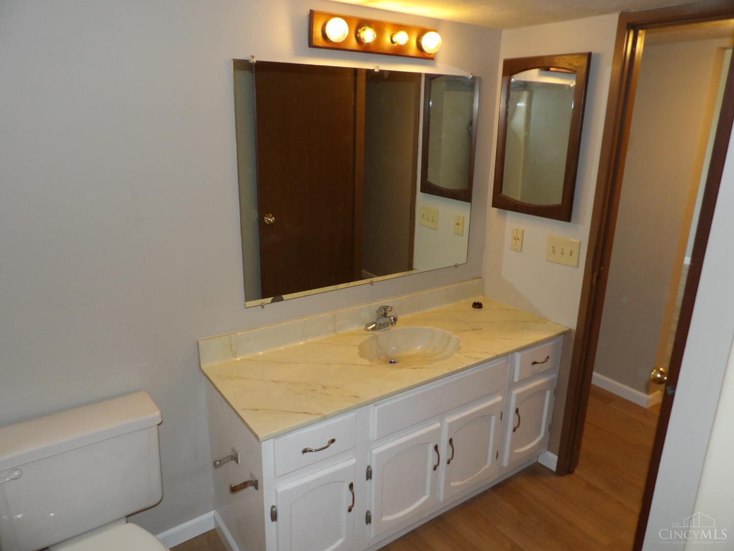 454 Grand Avenue Property Photo 17