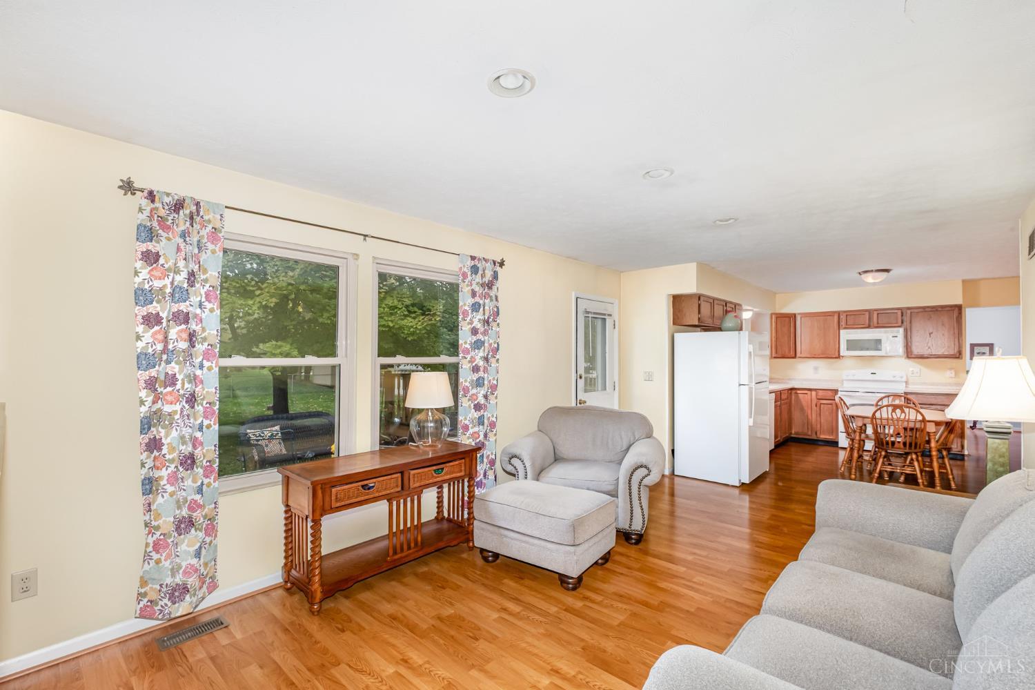 1165 Village Glen Dr Property Photo 9