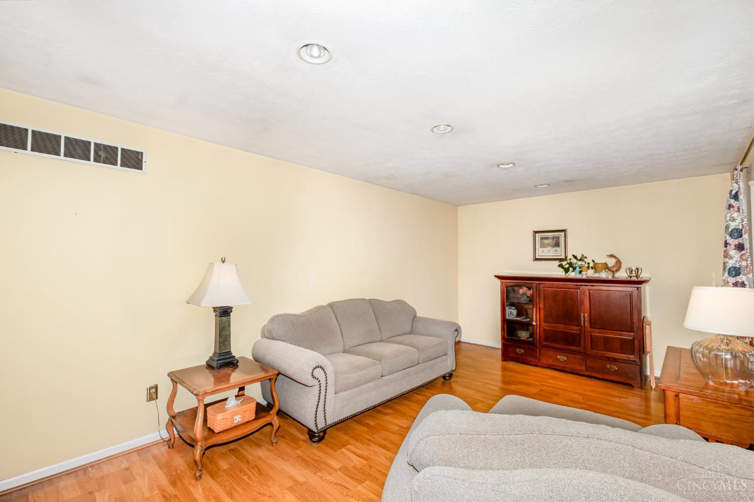 1165 Village Glen Dr Property Photo 11