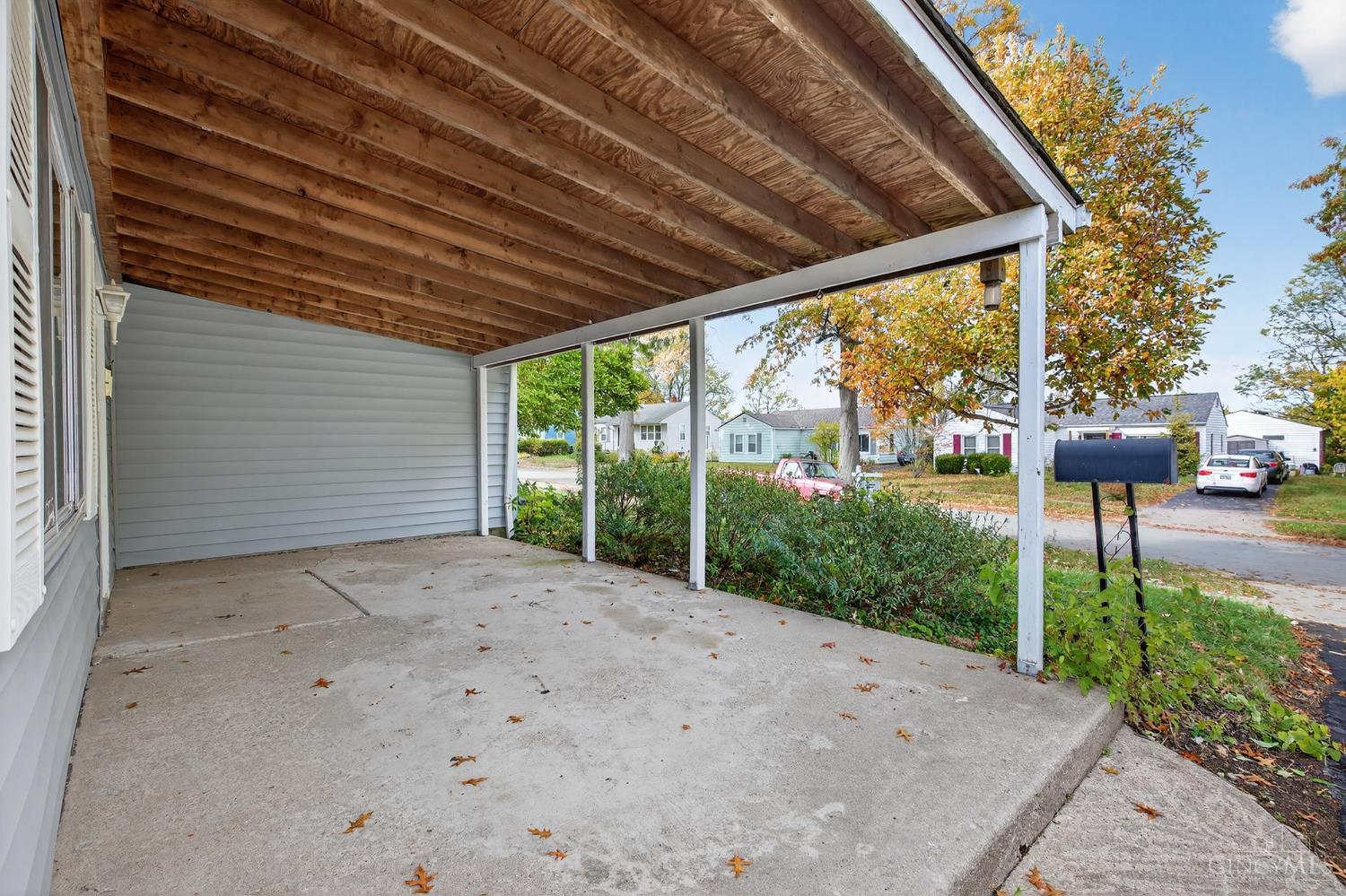 6519 Rainbow Lane Property Photo 3