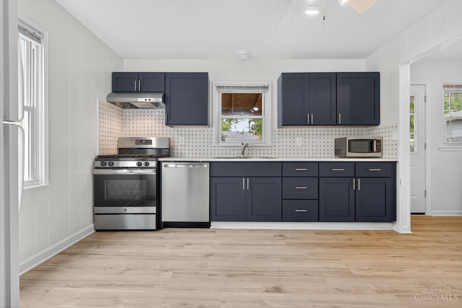 6519 Rainbow Lane Property Photo 8