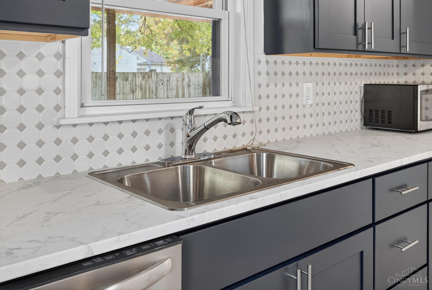 6519 Rainbow Lane Property Photo 12