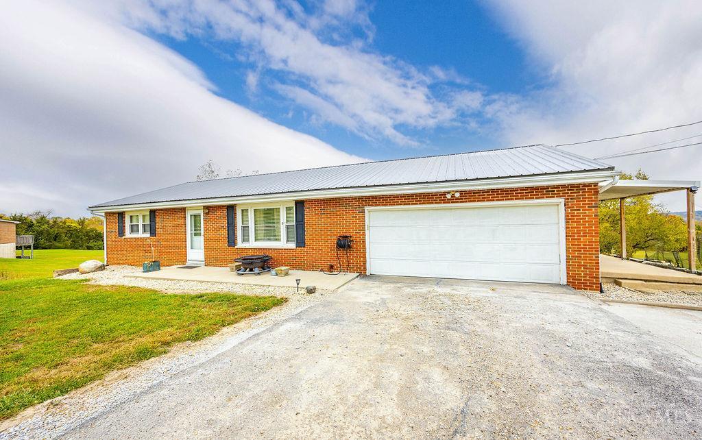 2464 Oxford Middletown Road Property Photo 2