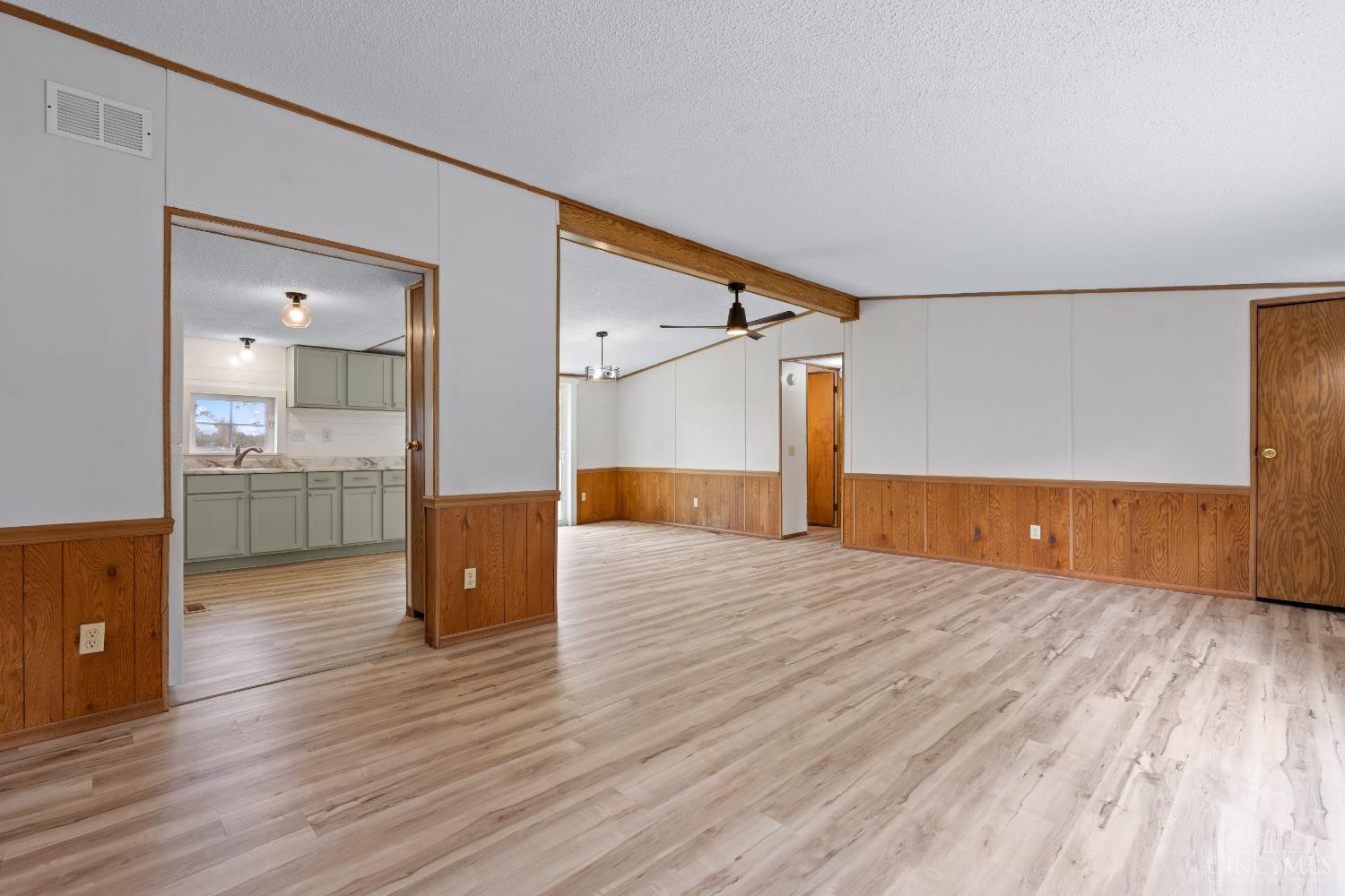 916 Wise Road Property Photo 14