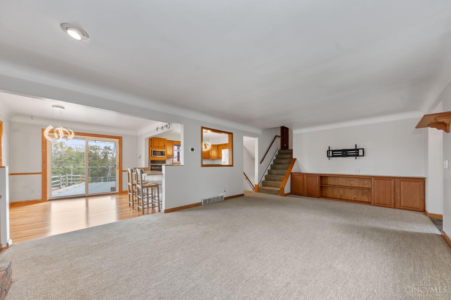 W 1142 Seymour Avenue Property Photo 11