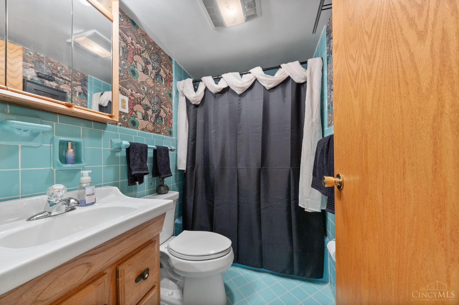 W 1142 Seymour Avenue Property Photo 16