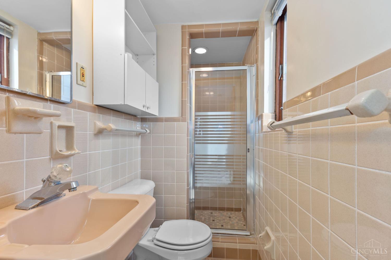 W 1142 Seymour Avenue Property Photo 19