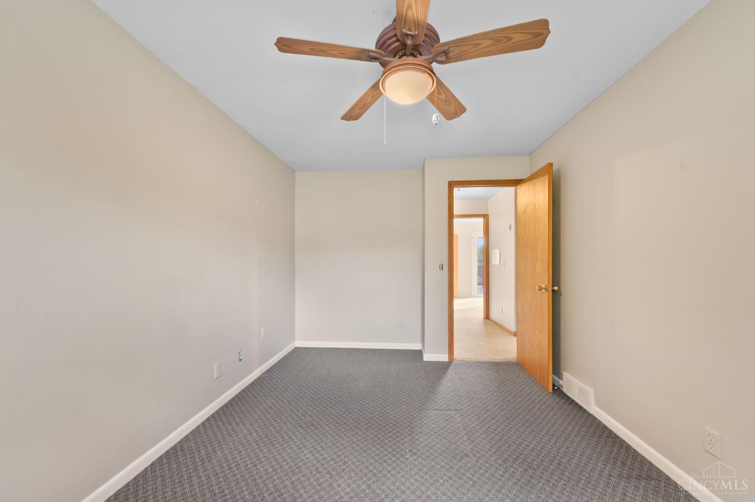 W 1142 Seymour Avenue Property Photo 24