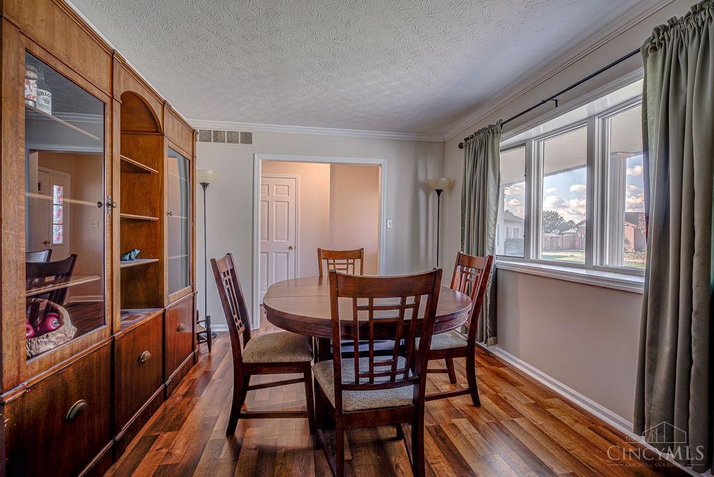 707 Westview Court Property Photo 6