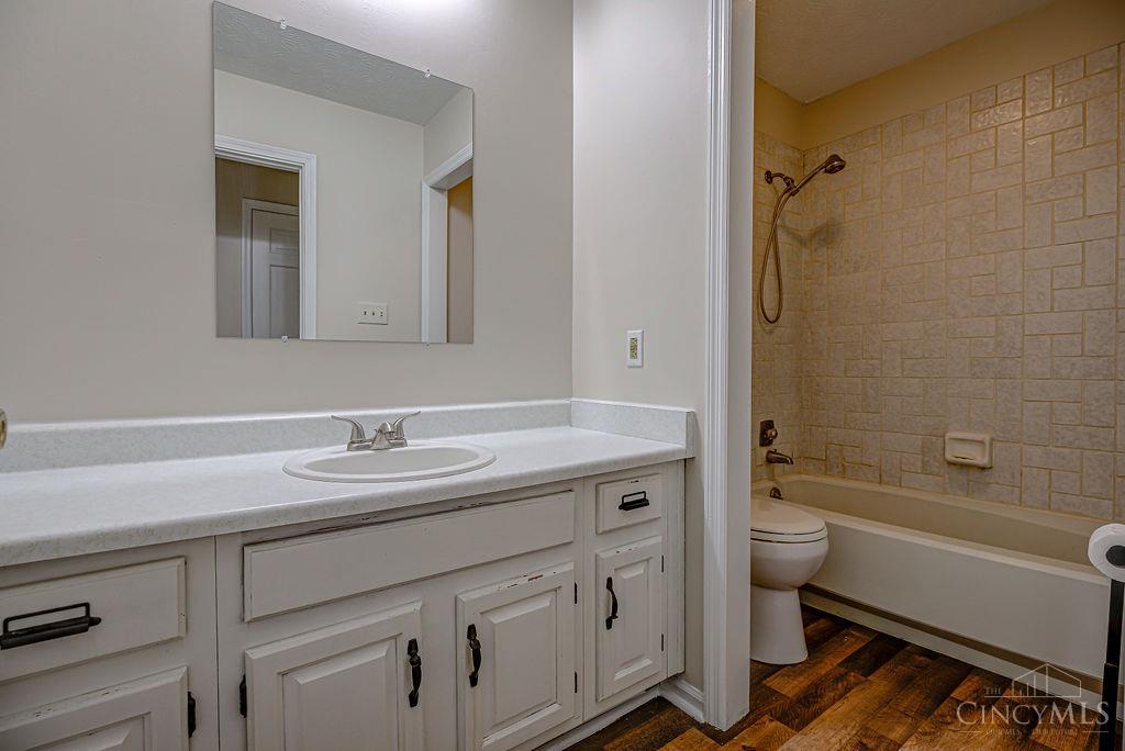 707 Westview Court Property Photo 16