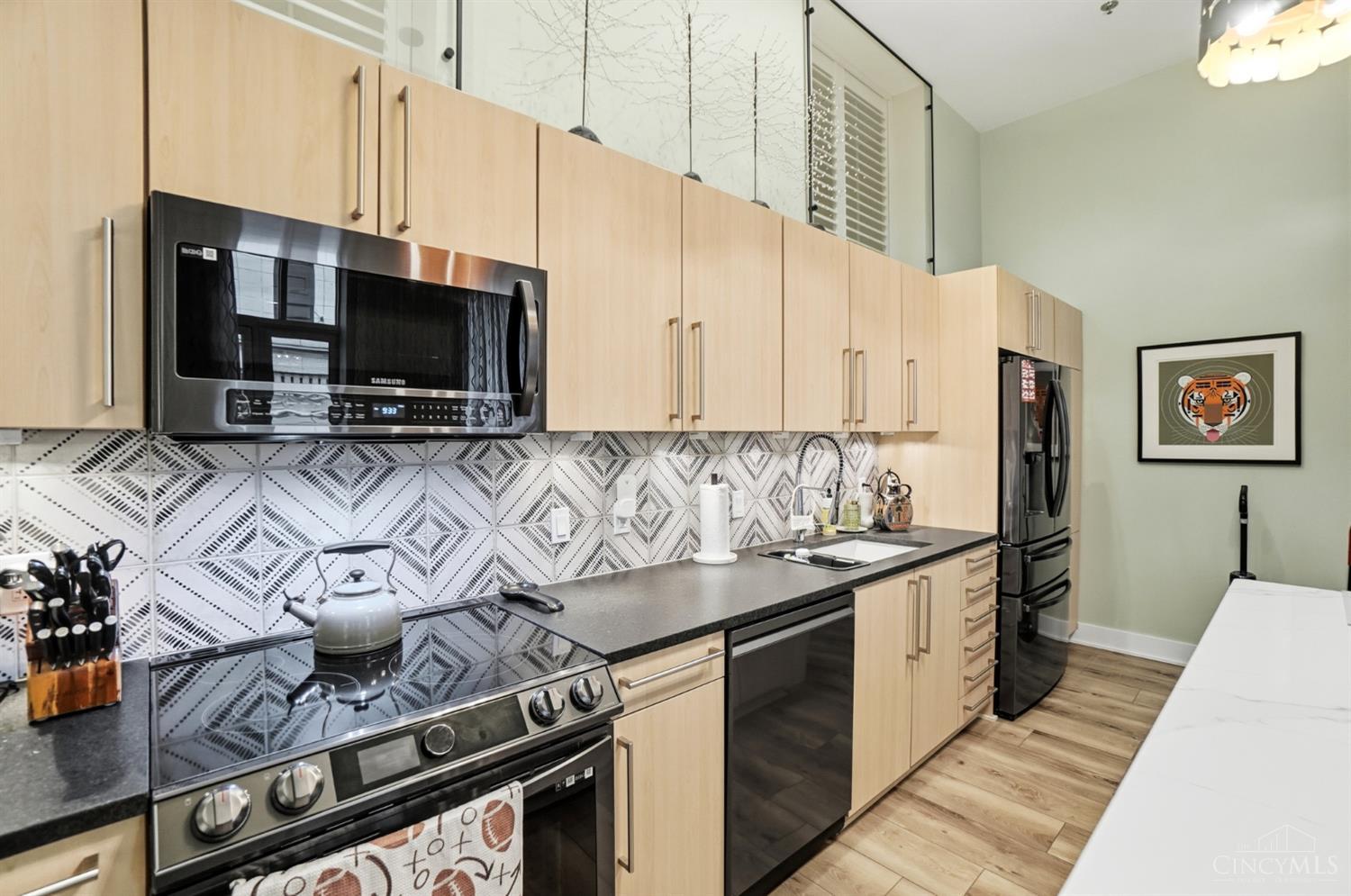 W 15 Fourth Street Property Photo 24