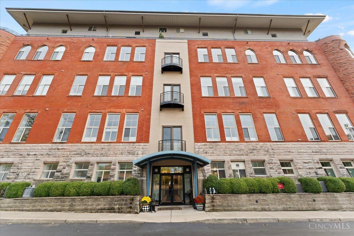 2700 Ashland Avenue Property Photo 2