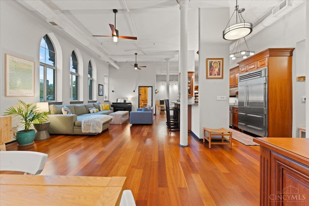 2700 Ashland Avenue Property Photo 3