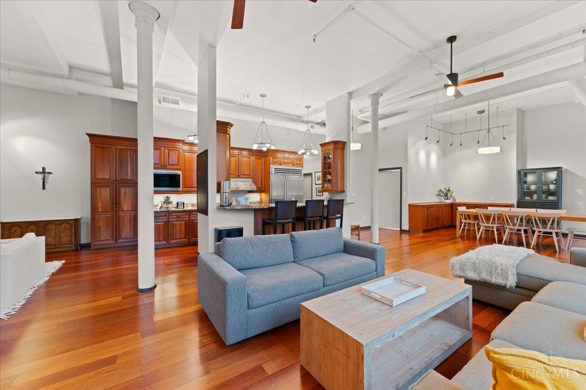 2700 Ashland Avenue Property Photo 7