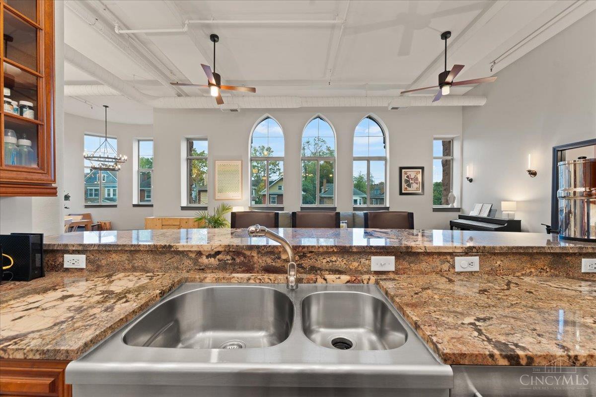 2700 Ashland Avenue Property Photo 14