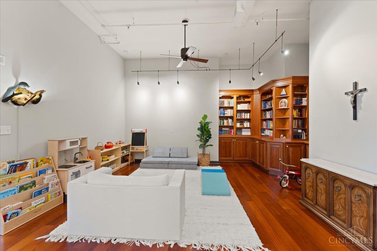 2700 Ashland Avenue Property Photo 16