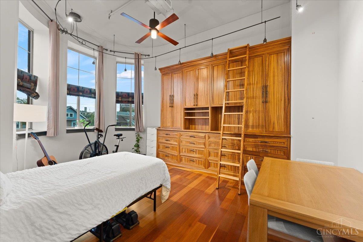 2700 Ashland Avenue Property Photo 21