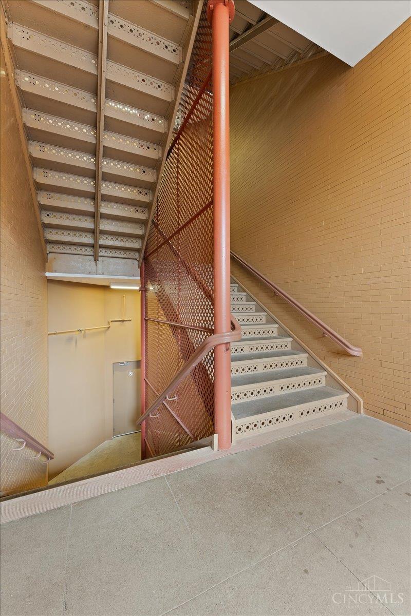 2700 Ashland Avenue Property Photo 34