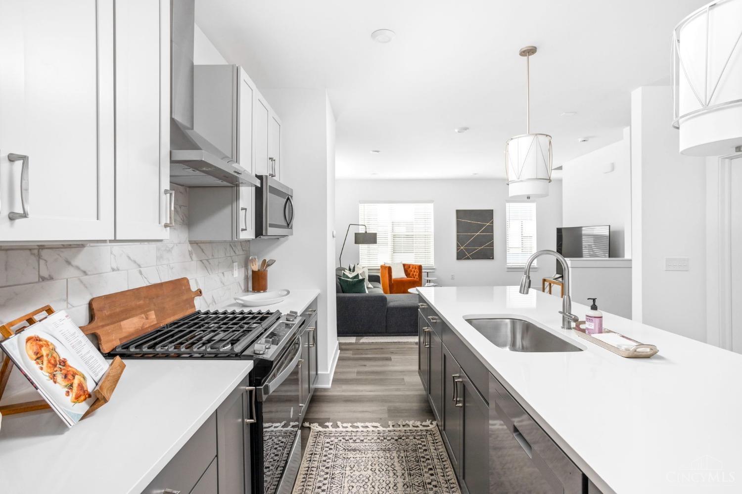 3008 Woodburn Avenue Property Photo 4