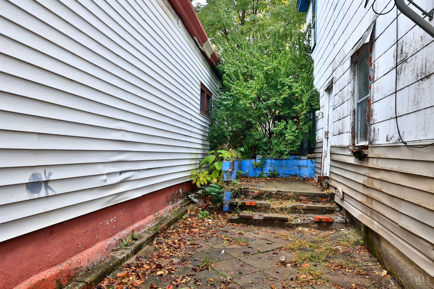 2407 Concord Street Property Photo 4