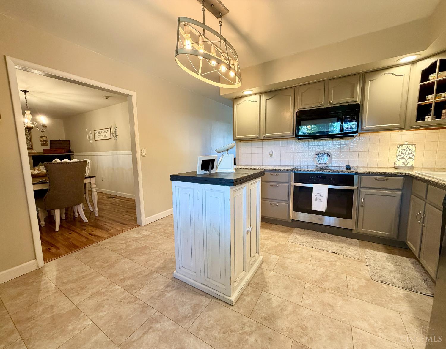 128 Stadia Drive Property Photo 1