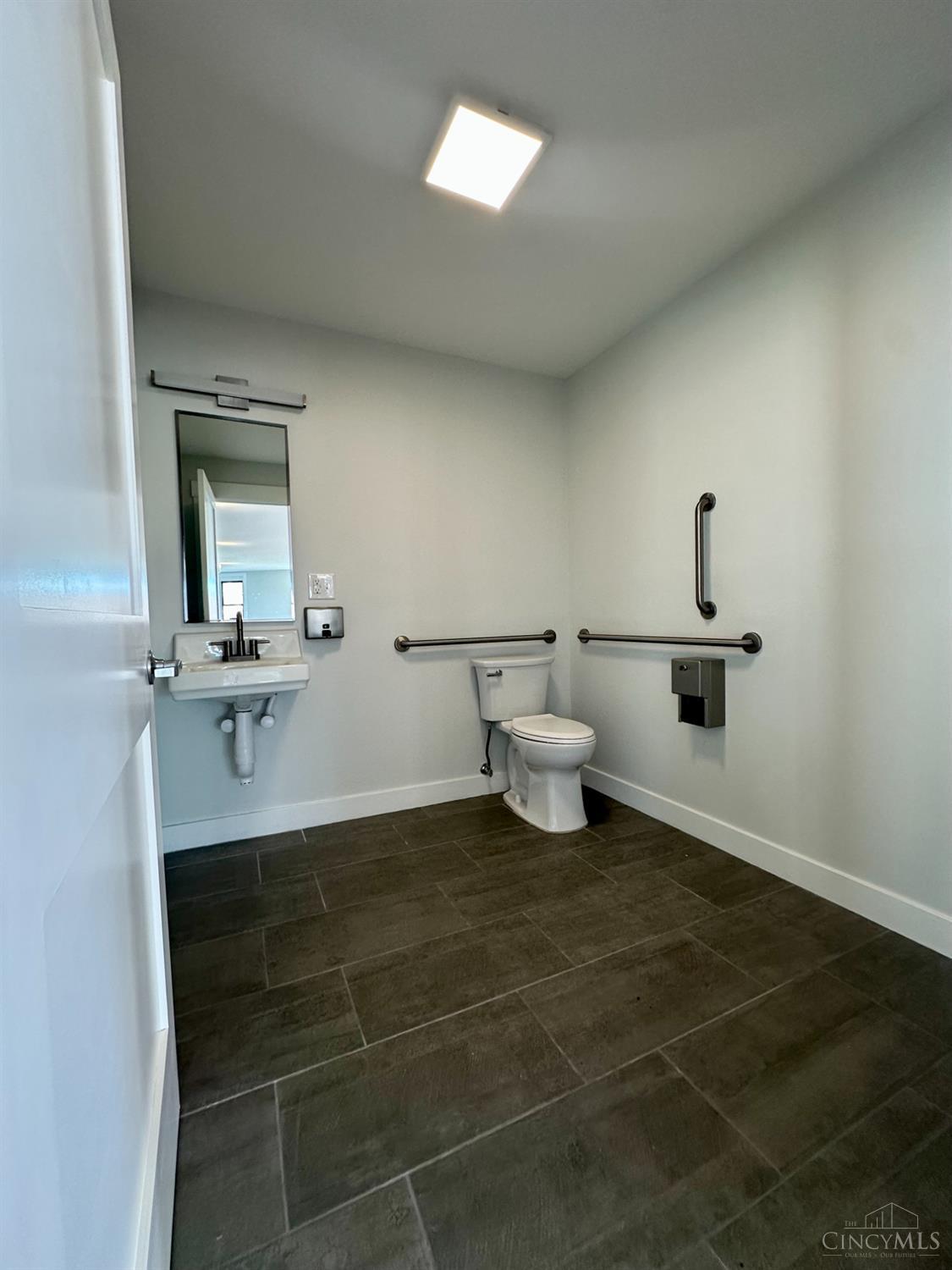 4024 Hamilton Avenue Property Photo 6