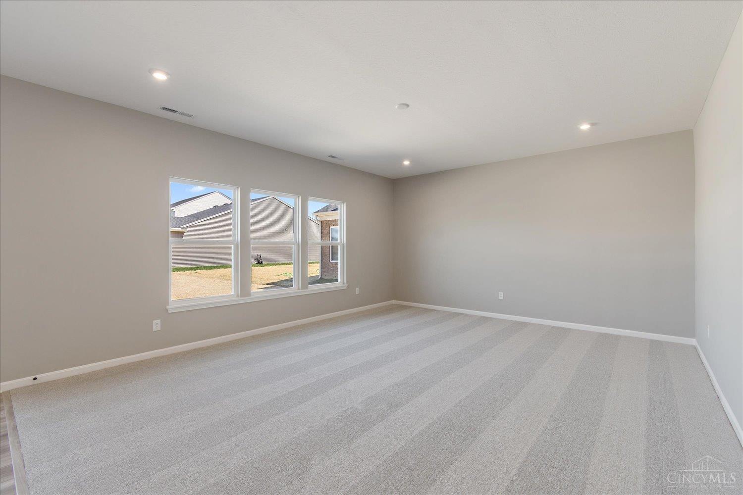 6071 Foothills Drive Property Photo 8